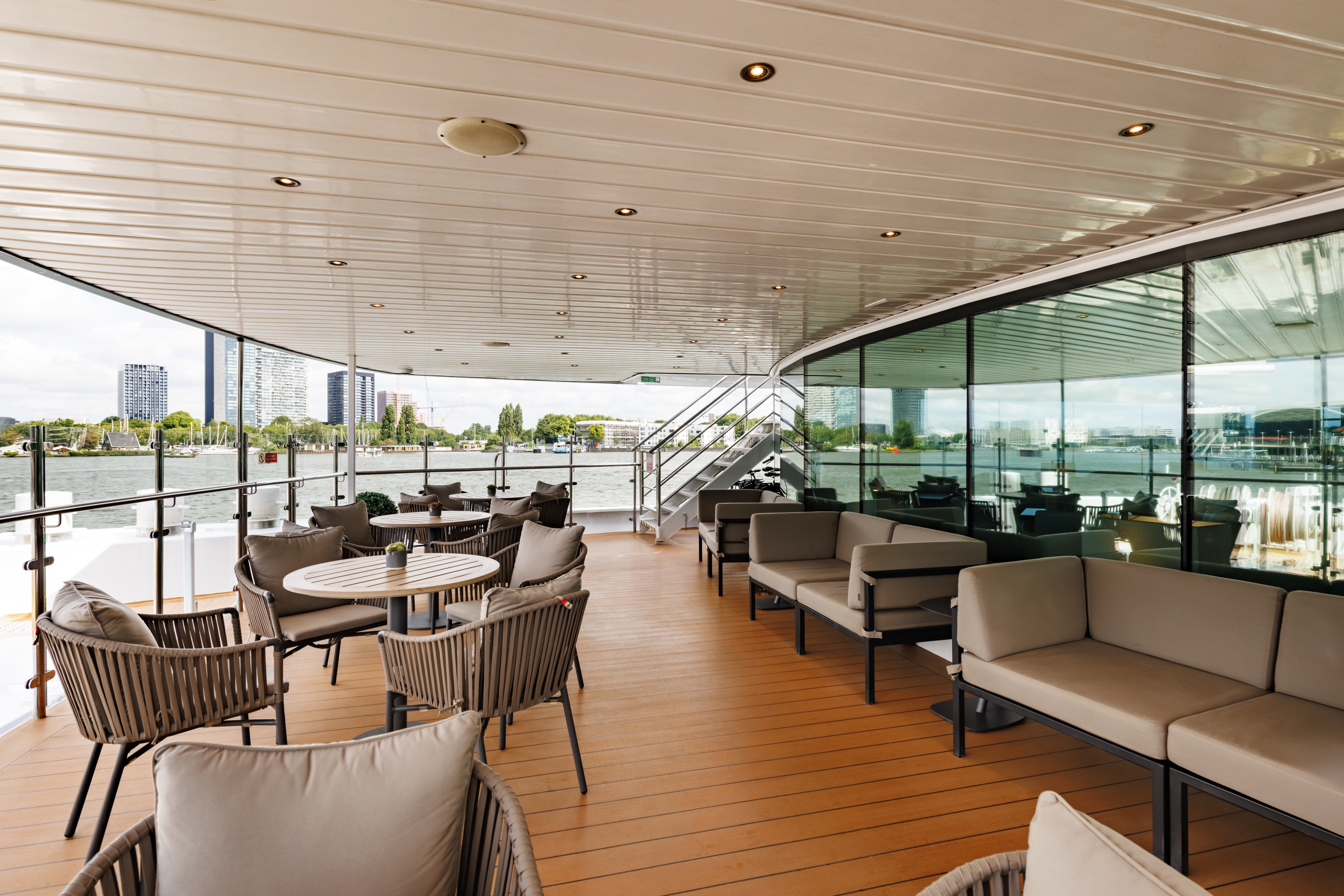 Avalon Panorama - Observation Lounge